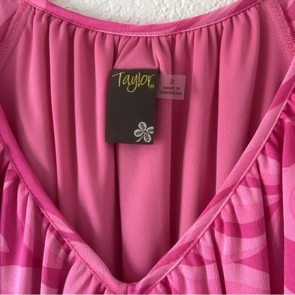 Taylor
Printed V-Neck Long Sleeve Side Cut Out Midi Dress - Picture 5 of 11